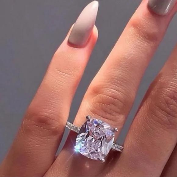 Jewelry - NEW 925 STERLING SILVER DIAMOND HALO RING, CUTE RING, SHINY RING.